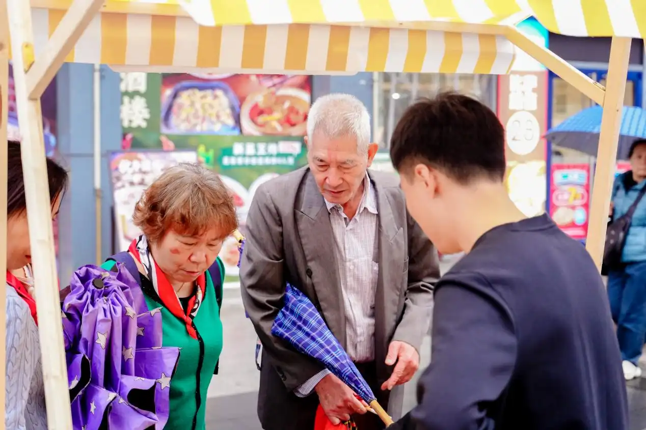 一站式服务长廊_社区就业创业综合服务市集活动_社区共建