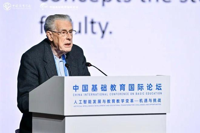 人工智能发展与教育教学变革_教育改革_机遇与挑战