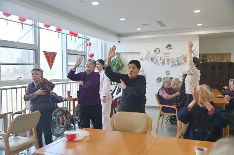 助老服务_东营市养老机构特殊困难老年人探访关爱服务_东营市中度老龄化社会养老服务