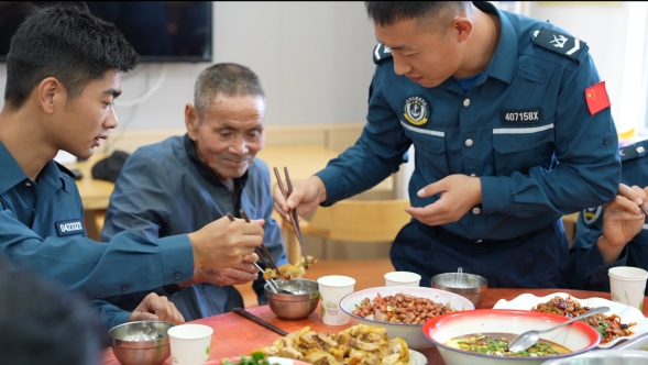 _渔村送暖  情满海疆——浙江海警局武尚舰开展“我为群众办实事”活动纪实_渔村送暖  情满海疆——浙江海警局武尚舰开展“我为群众办实事”活动纪实