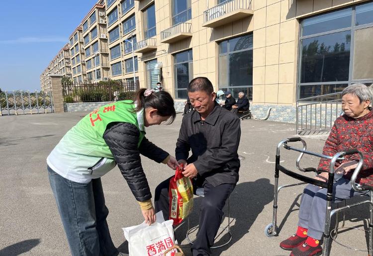 社区重阳敬老活动_重阳敬老活动简讯_