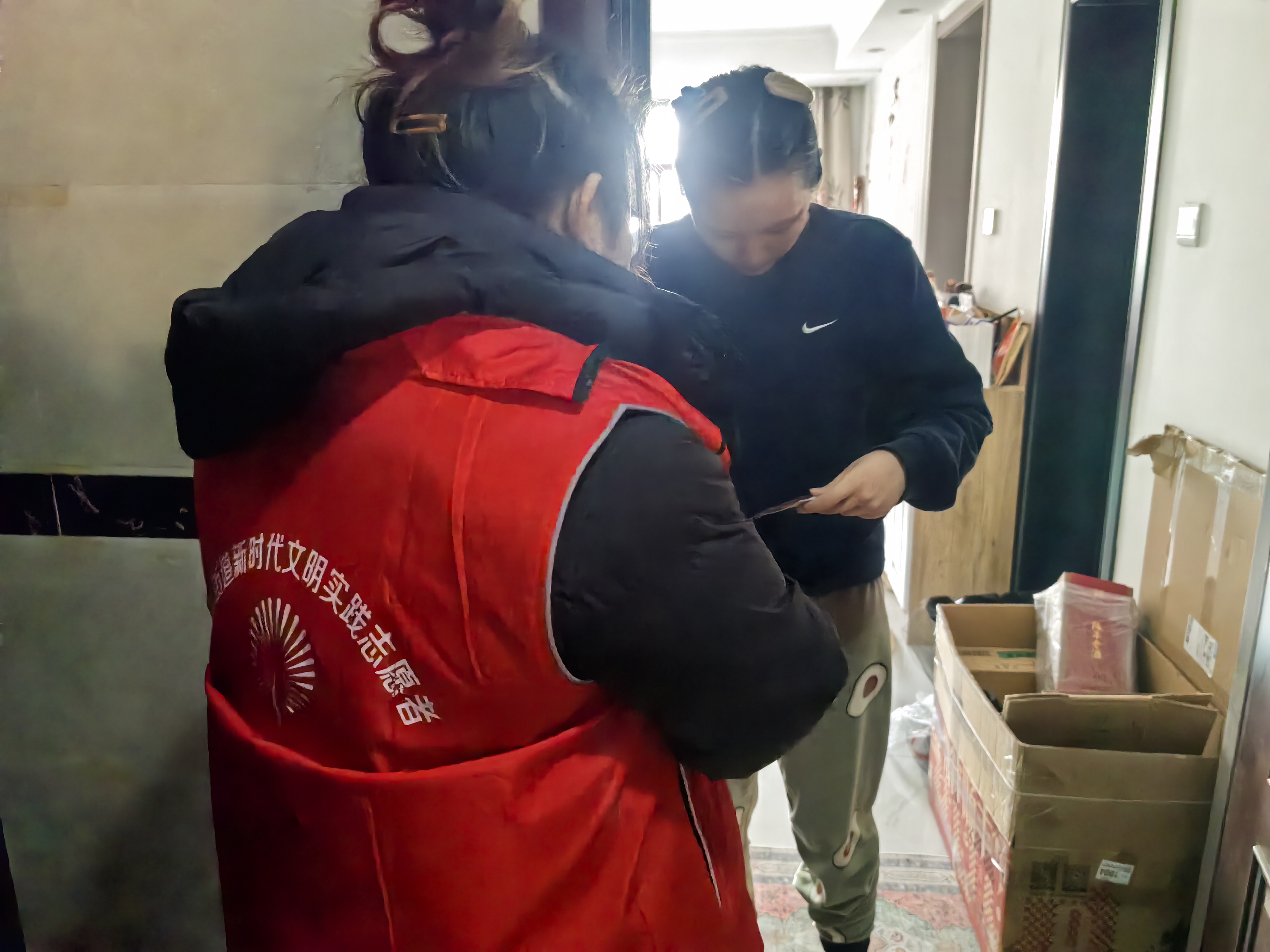社区安全隐患清理_邻里调解队劝导_社区治理