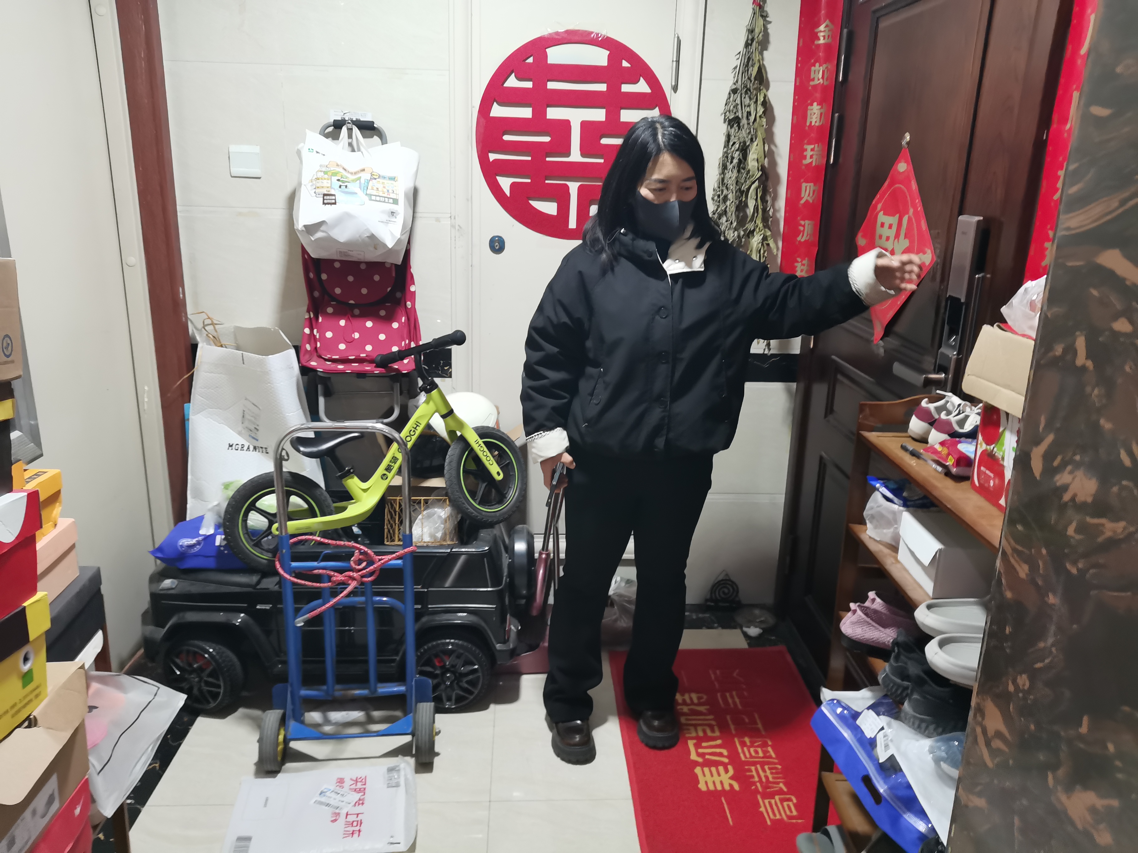 社区治理_邻里调解队劝导_社区安全隐患清理