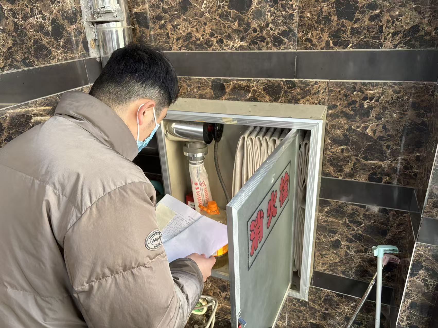 邻里调解队劝导_社区治理_社区安全隐患清理