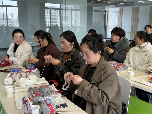 指尖公益_指尖公益爱心传递PPT_指尖公益是什么短语类型