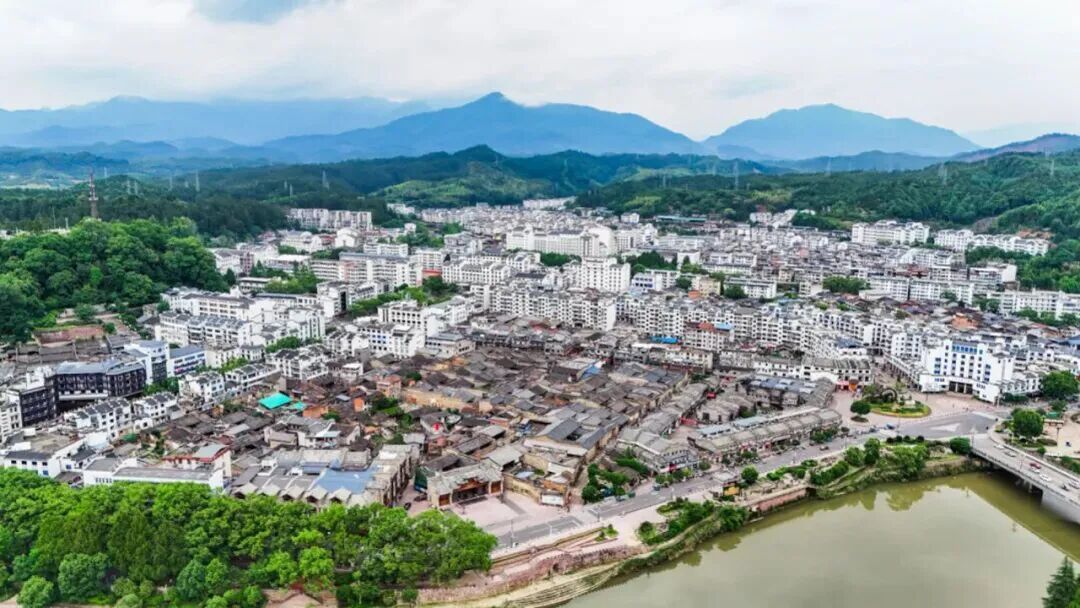 在三明泰宁，文明气息在每一处角落流淌。图为泰宁大景