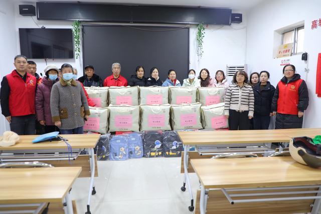 爱心书包_爱心书包简笔画_爱心书包怎么画