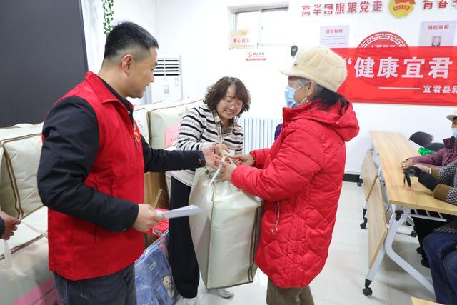 爱心书包_爱心书包简笔画_爱心书包怎么画