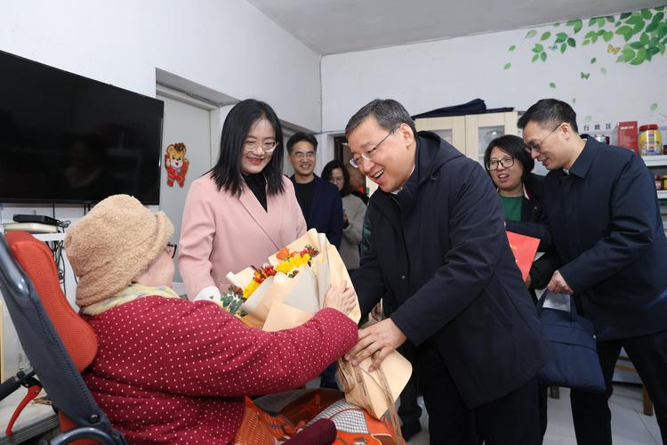 道德模范家属关爱_慰问活动_道德模范