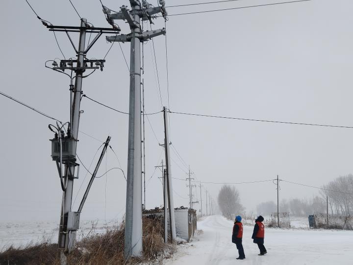 国网沈阳供电公司：风雪战寒潮 保电护民生_国网沈阳供电公司：风雪战寒潮 保电护民生_