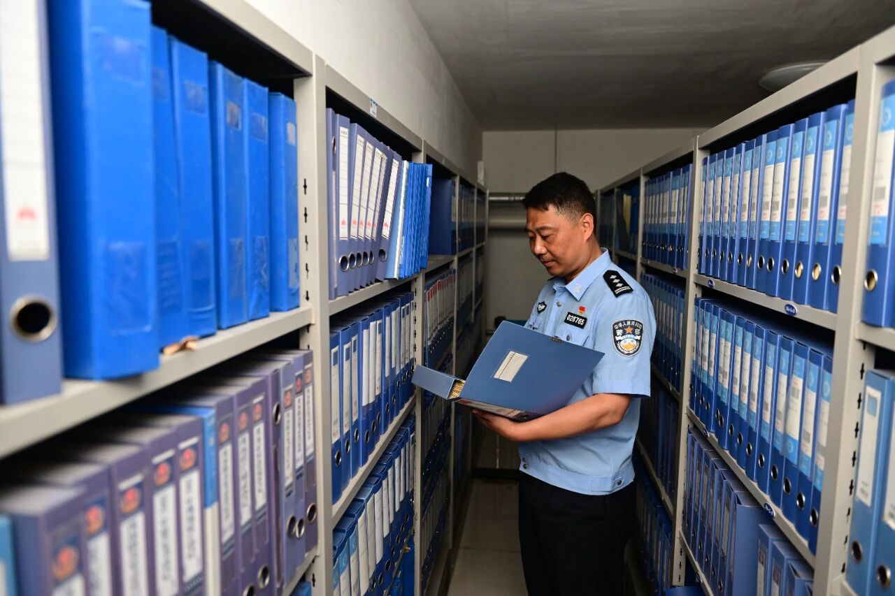 _110警察节｜“拼命三郎”张叶坤：21年行走30万公里的“破案机器”_110警察节｜“拼命三郎”张叶坤：21年行走30万公里的“破案机器”