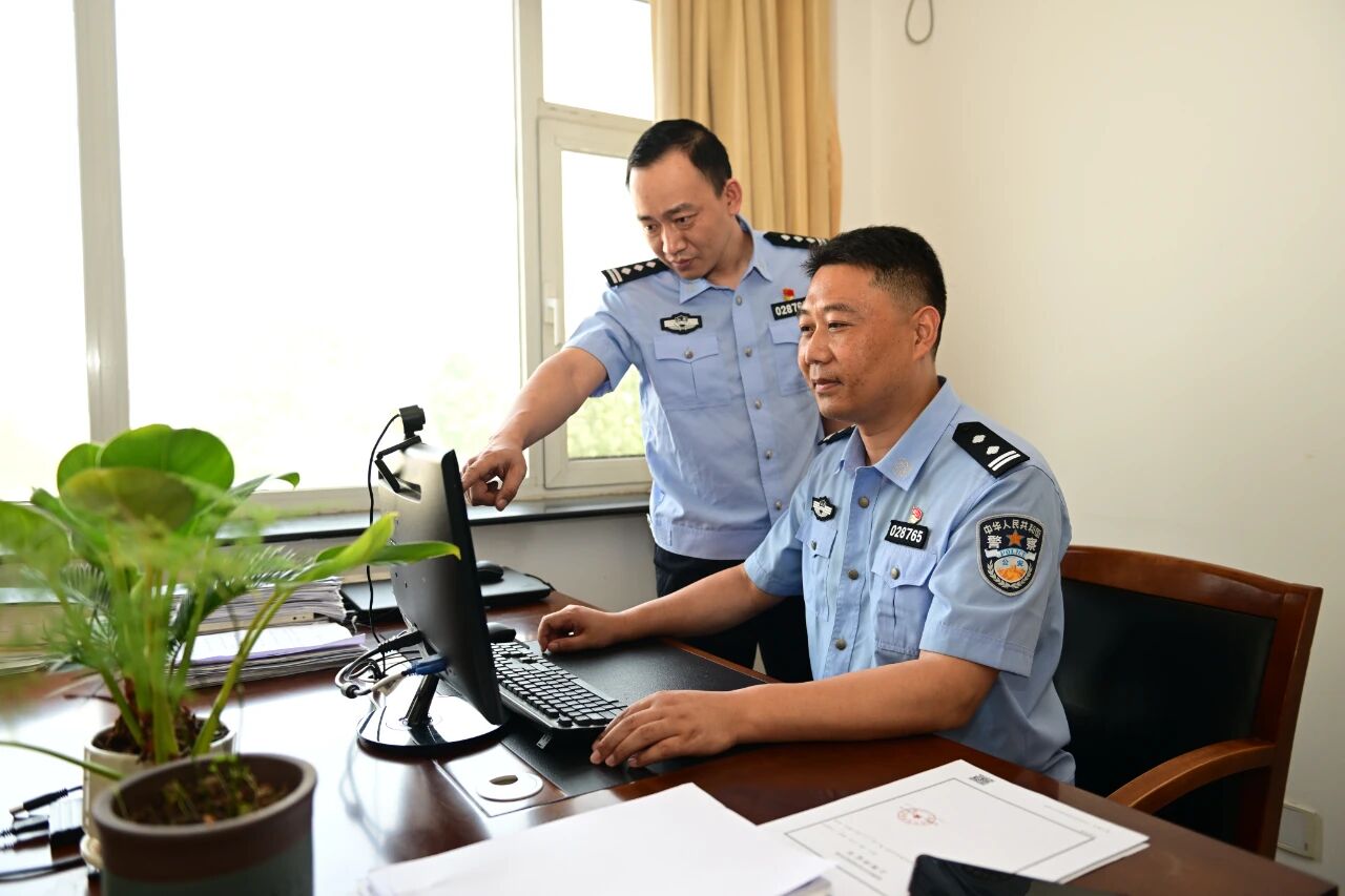 110警察节｜“拼命三郎”张叶坤：21年行走30万公里的“破案机器”__110警察节｜“拼命三郎”张叶坤：21年行走30万公里的“破案机器”