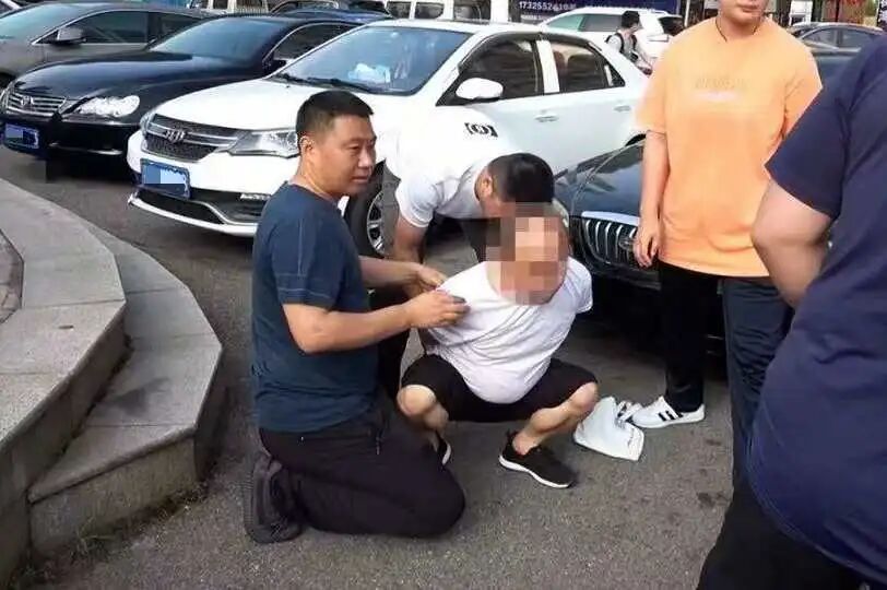 _110警察节｜“拼命三郎”张叶坤：21年行走30万公里的“破案机器”_110警察节｜“拼命三郎”张叶坤：21年行走30万公里的“破案机器”
