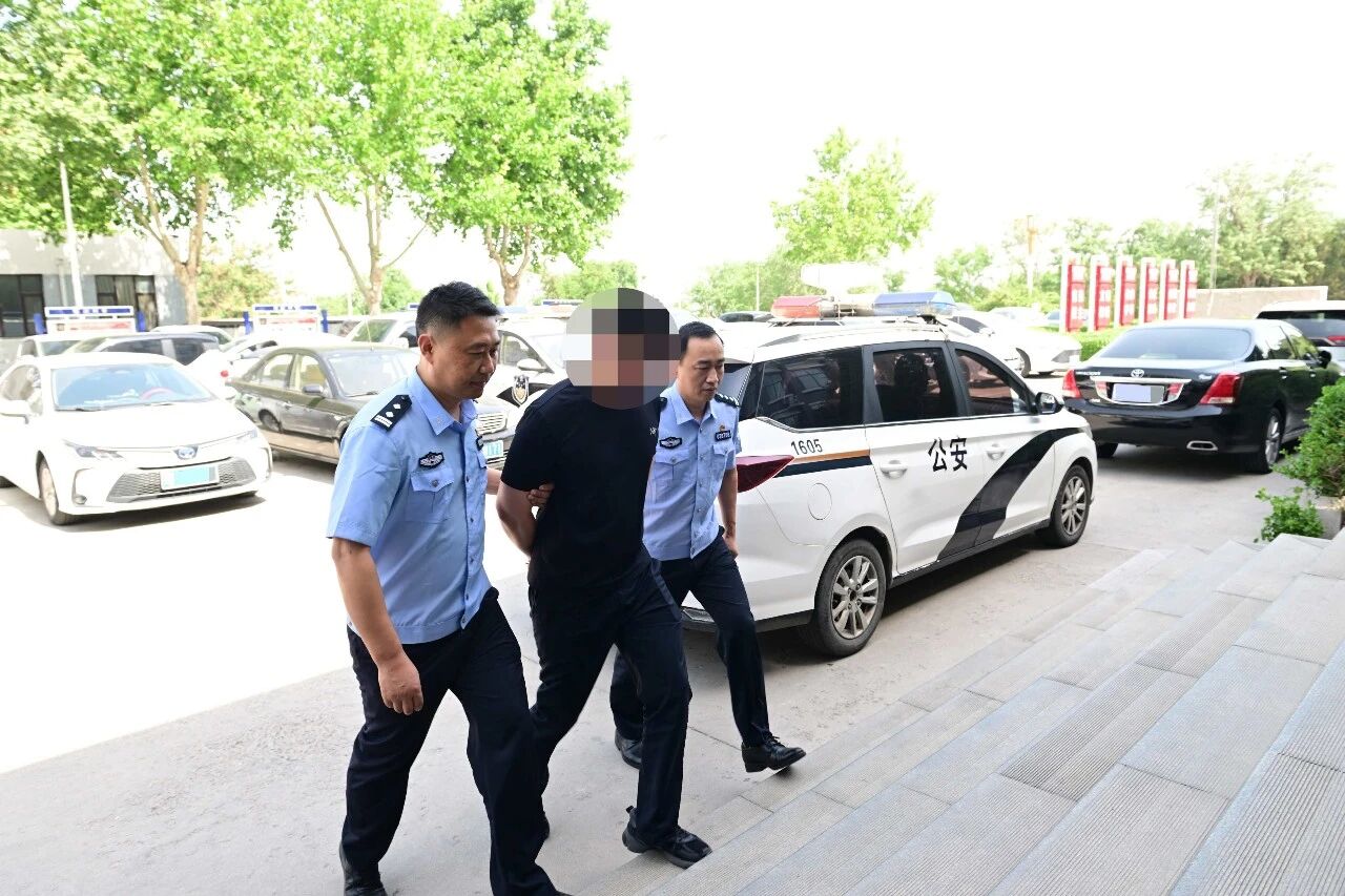 110警察节｜“拼命三郎”张叶坤：21年行走30万公里的“破案机器”_110警察节｜“拼命三郎”张叶坤：21年行走30万公里的“破案机器”_