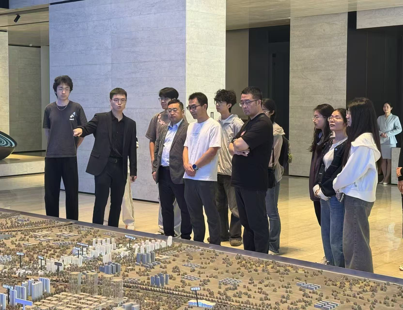 _走出课堂，调研中国： ——山东大学经济学院师生调研团深入海南自贸港调研实践_走出课堂，调研中国： ——山东大学经济学院师生调研团深入海南自贸港调研实践