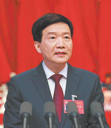 市政协主席魏小东作政协北京市第十四届委员会常务委员会工作报告。