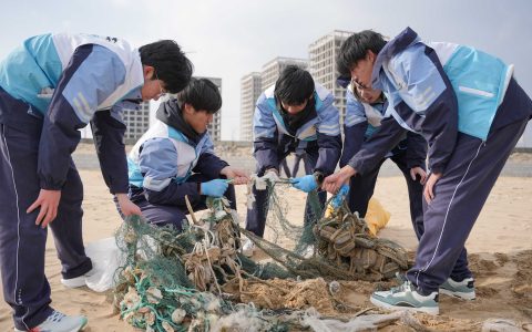 零下7℃坚守！99名中外青年志愿者净塑自然守护海洋