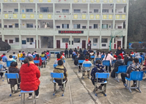 爱心资助困境学生_爱心助学_企业助学活动