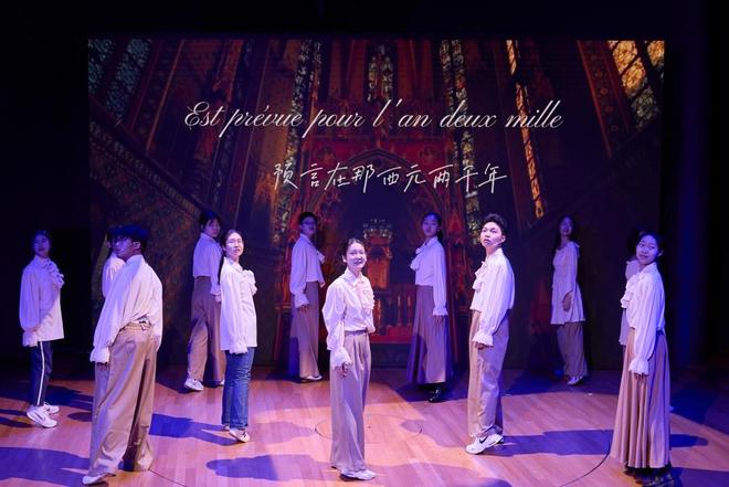 心理关怀图片_心理关怀融合未来科技_心理关怀