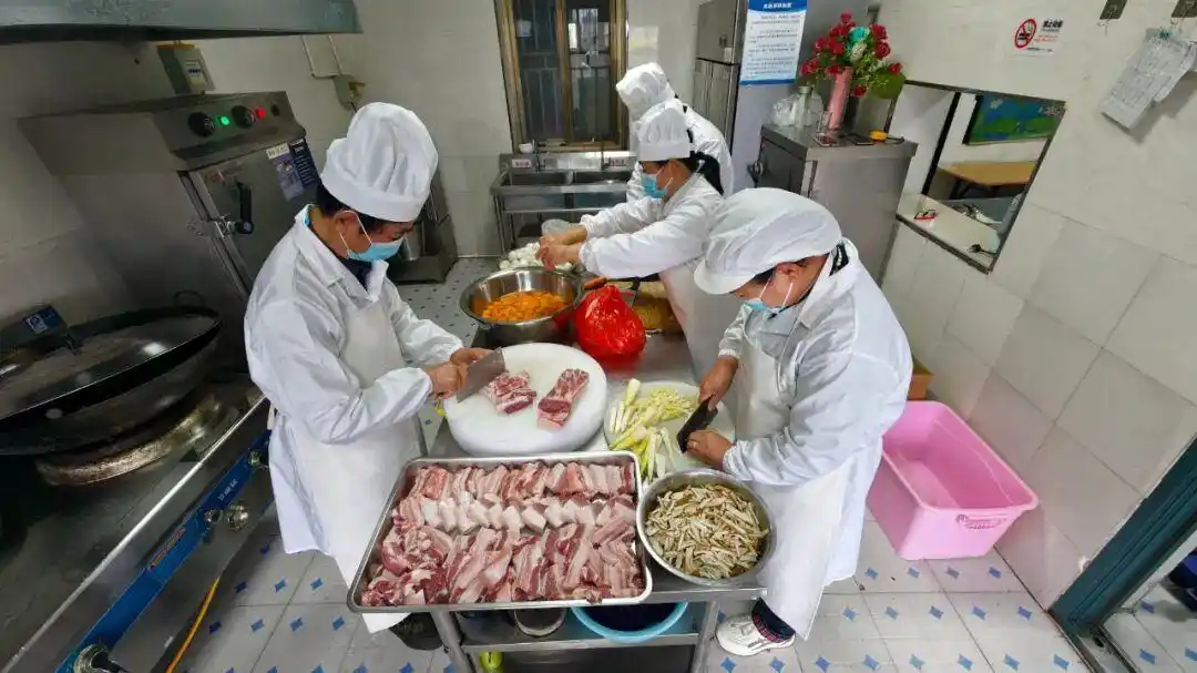 免费午餐 杭州萧山老年食堂 慈善捐赠_免费午餐