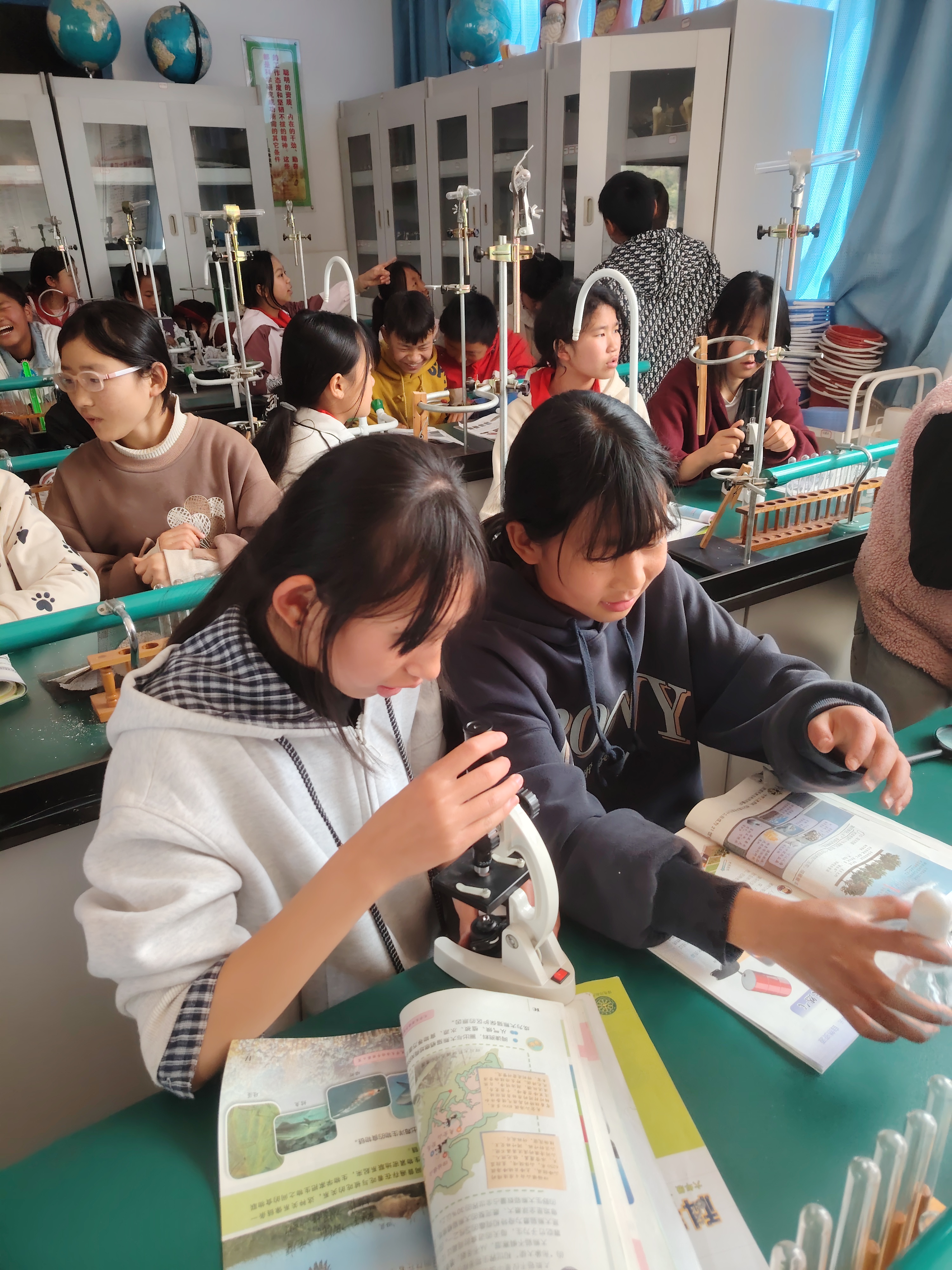 留守儿童隔代教育困境_留守儿童_破解隔代教育难题策略