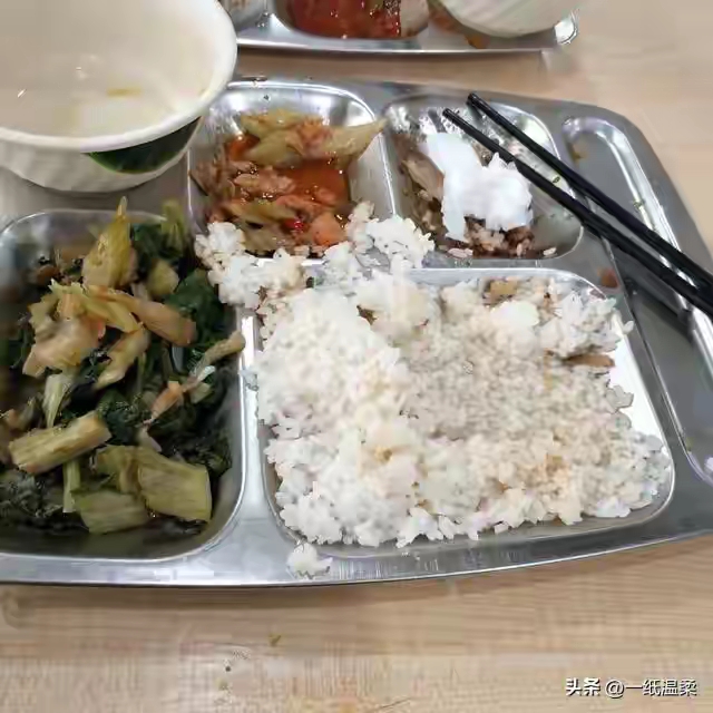 食堂环境差_免费午餐难吃_免费午餐