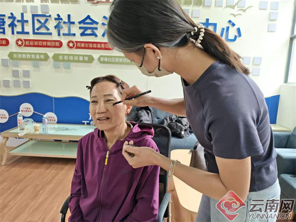志愿者日_实训课堂进社区_社区志愿服务