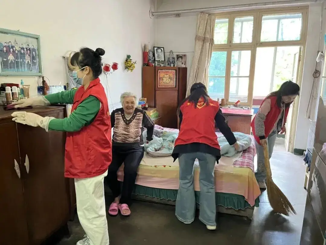 敬老爱老助老志愿服务_助老服务_高龄独居老人居家清洁