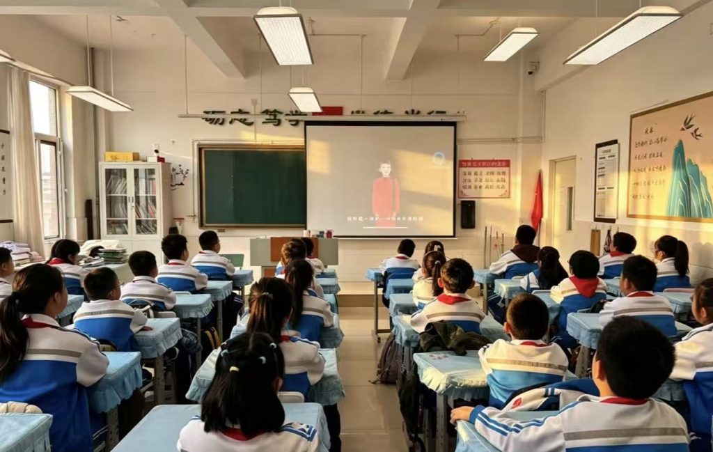 关梦涵：热血少女吟咏《红高粱》 用声音致敬民族风骨