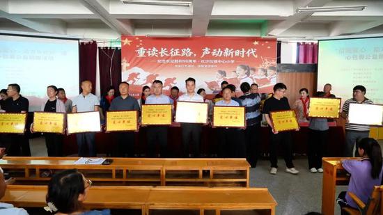 爱心小书包_爱心书包_心形书包