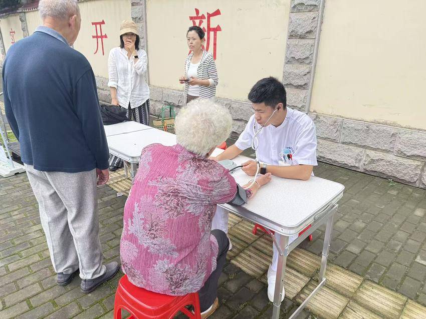健康进社区_服务暖人心_社区服务