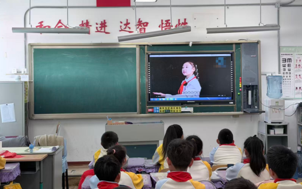 钱奕涵：温婉少女丹青绘国，《祖国到底是什么》传递深情