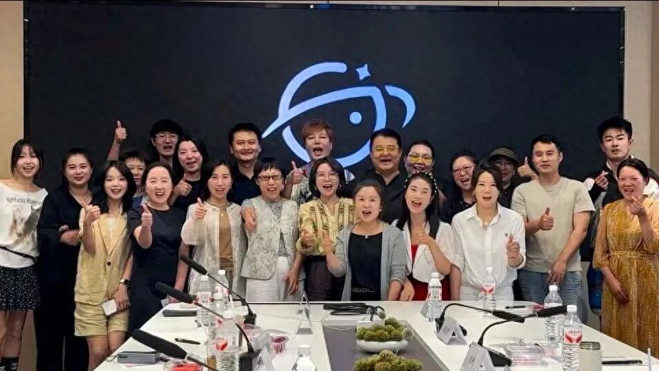 AI生态主理人私享会_AI公益创新探索_AI陪伴与情感连接