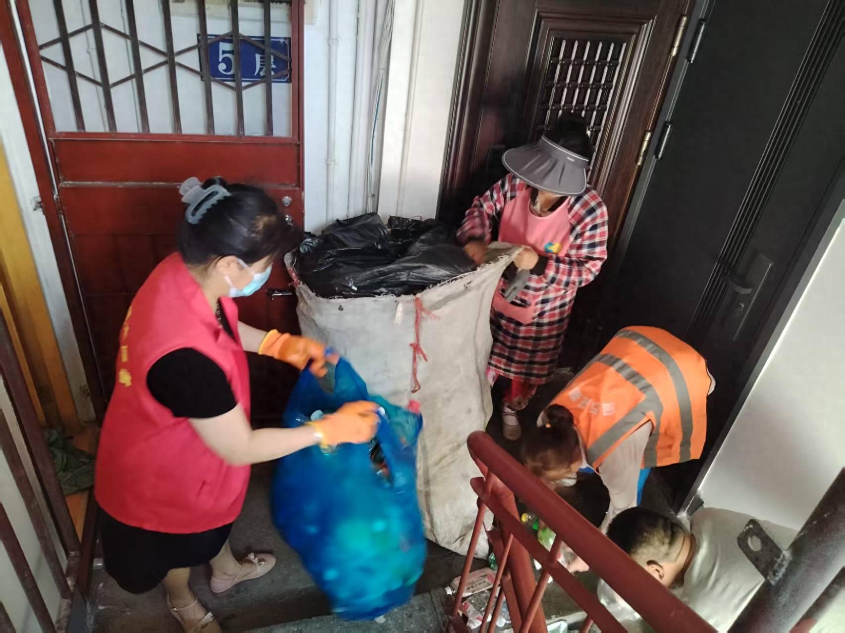 社区共建_社区物业共建共治共享_独居老人杂物囤积治理