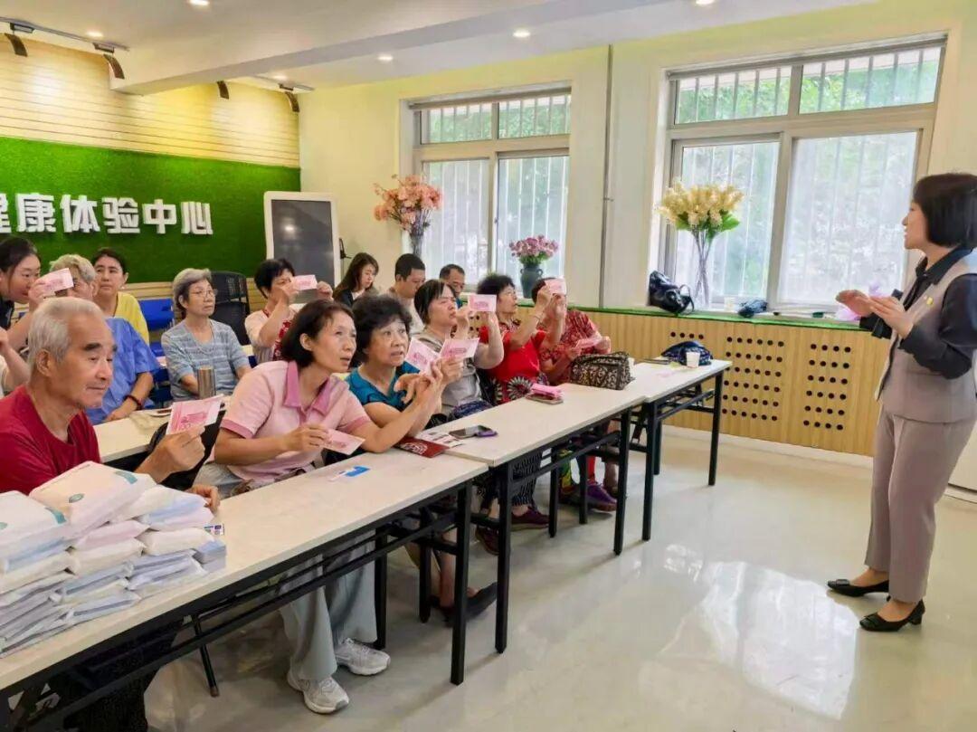社区志愿者活动_老志愿者精神传承交流_社区服务