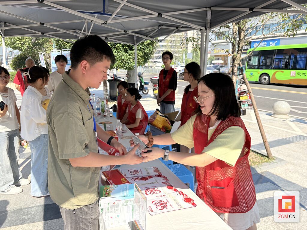 免费午餐_自贡免费午餐项目 中华慈善日 慈善文化