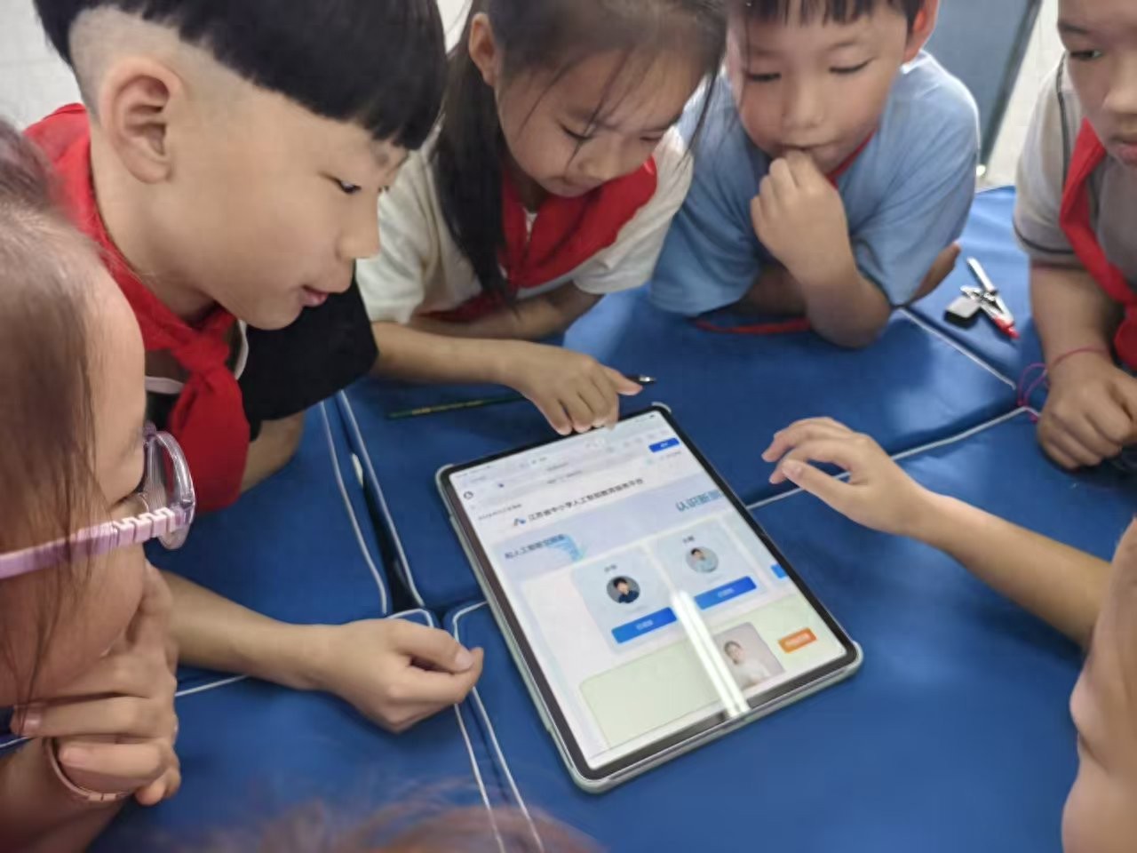 名师送教AI课堂_乡村教育_人工智能通识教育乡村行
